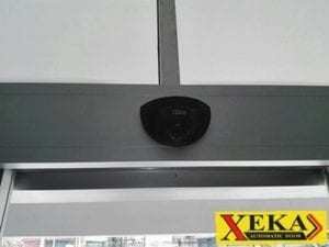 สถานีตำรวจฉะเชิงเทรากับประตูบานเลื่อนอัตโนมัติ แบรนด์ XEKA