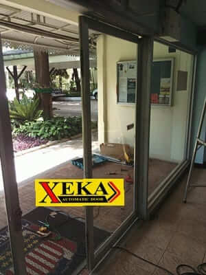 ติดตั้งประตูบานเลื่อนอัตโนมัติ  XEKA ที่สถานทูตสหรัฐฯ