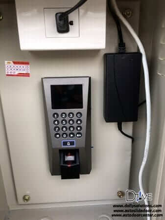 เครื่องทาบบัตรสแกนนิ้ว รุ่น N18R