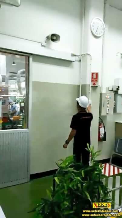 ประตูบานเลื่อนอัตโนมัติ